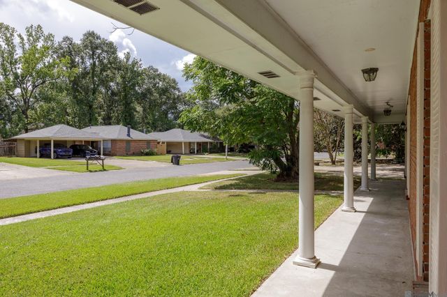 921 Briarrose Dr, Baton Rouge, LA 70810