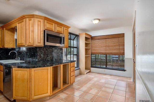 921 Briarrose Dr, Baton Rouge, LA 70810