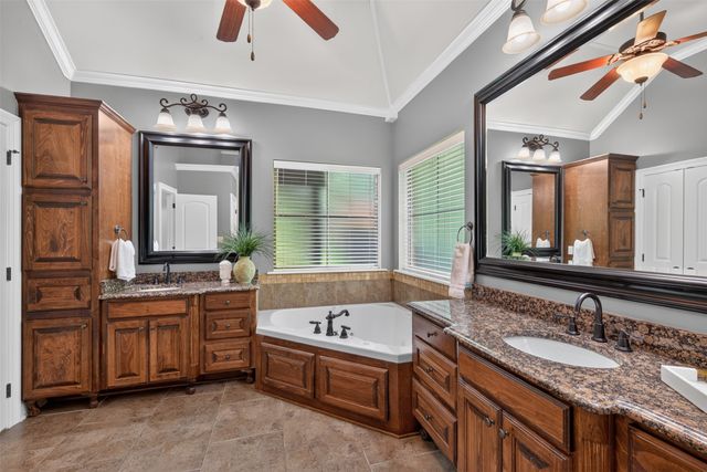 2910 Long Lake Drive, Shreveport, LA 71106