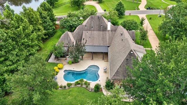 2910 Long Lake Drive, Shreveport, LA 71106