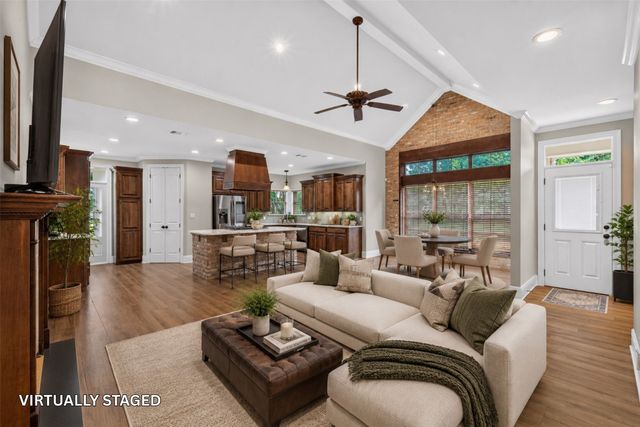 2910 Long Lake Drive, Shreveport, LA 71106