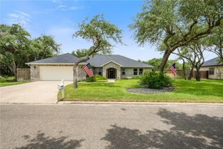 503 Lakewood St, Rockport, TX 78382
