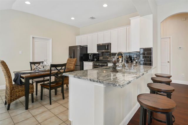 1808 Forsythe Drive, Savannah, TX 76227