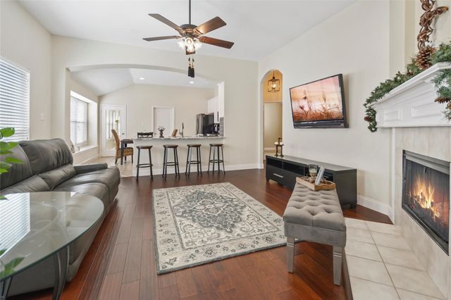 1808 Forsythe Drive, Savannah, TX 76227