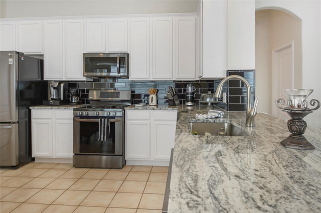 1808 Forsythe Drive, Savannah, TX 76227