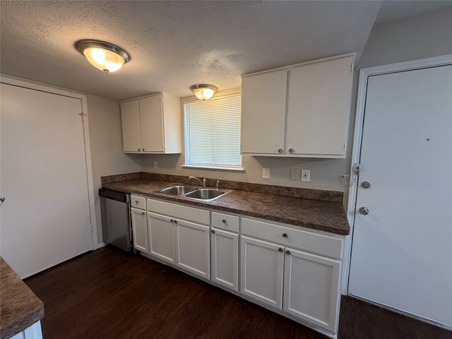 6335 Bellbrook Drive, Dallas, TX 75217