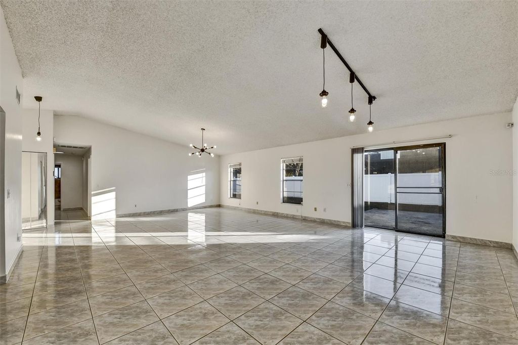 Image 11 of property listing at 6539 SEAFAIRER DRIVE, Tampa, FL 33615