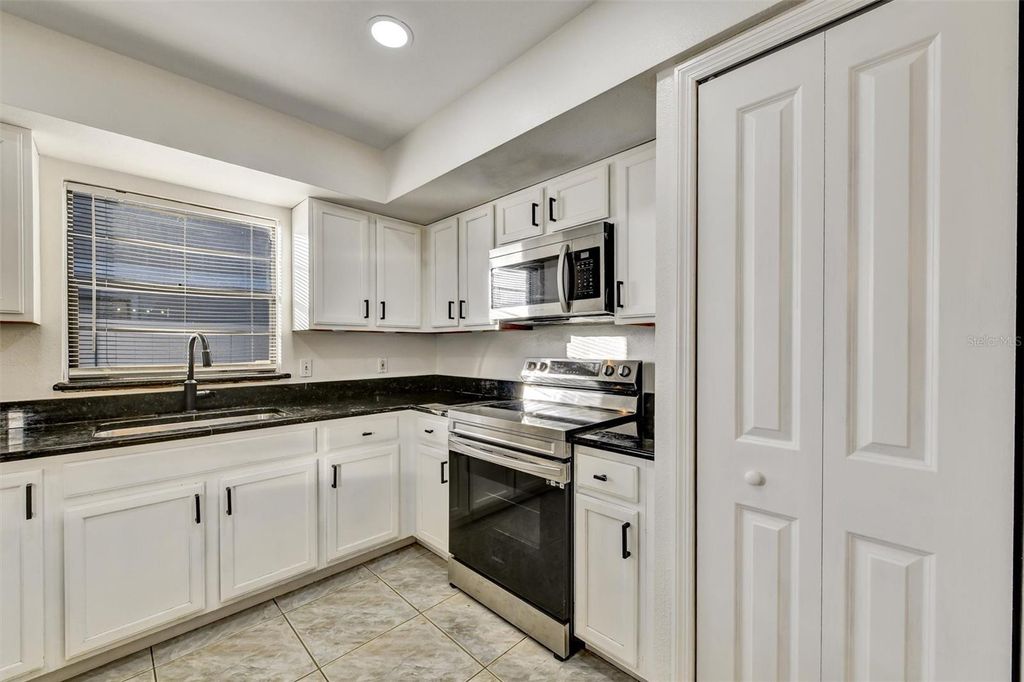 Image 18 of property listing at 6539 SEAFAIRER DRIVE, Tampa, FL 33615