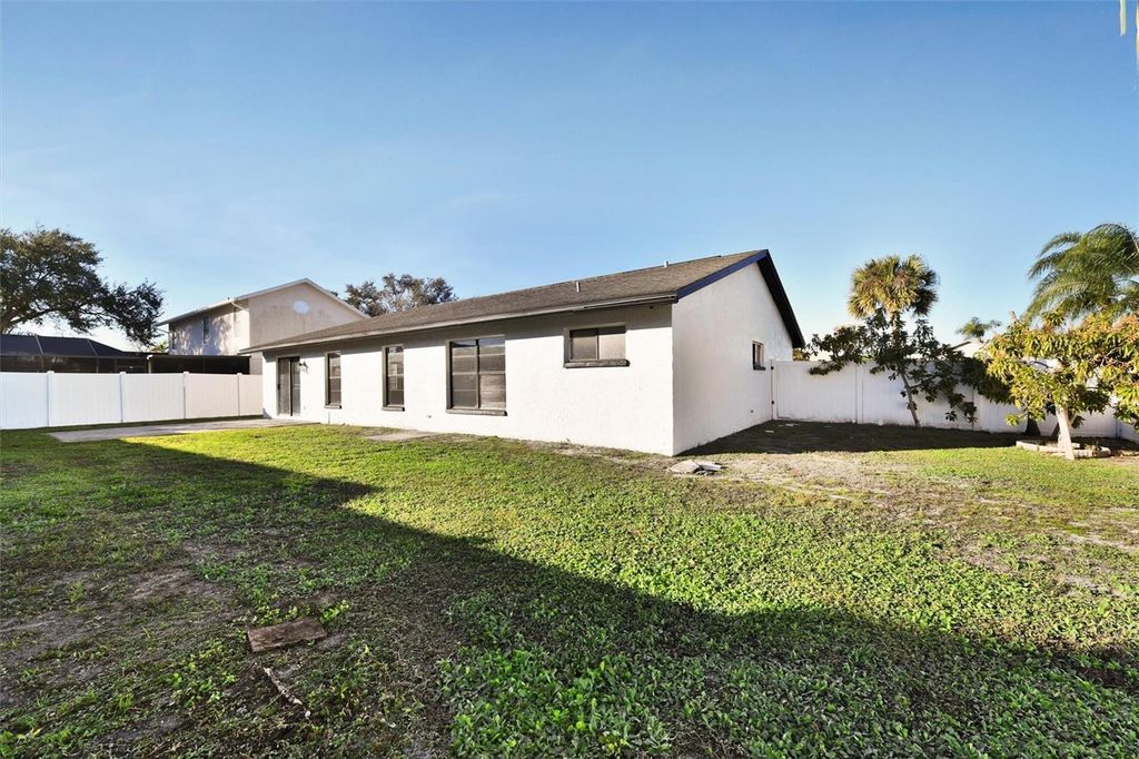 Image 43 of property listing at 6539 SEAFAIRER DRIVE, Tampa, FL 33615