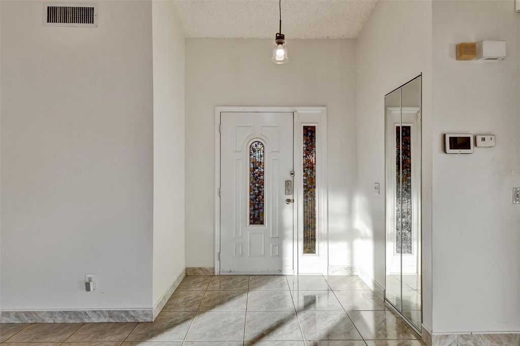 Image 6 of property listing at 6539 SEAFAIRER DRIVE, Tampa, FL 33615