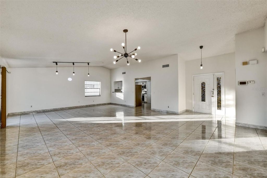 Image 9 of property listing at 6539 SEAFAIRER DRIVE, Tampa, FL 33615