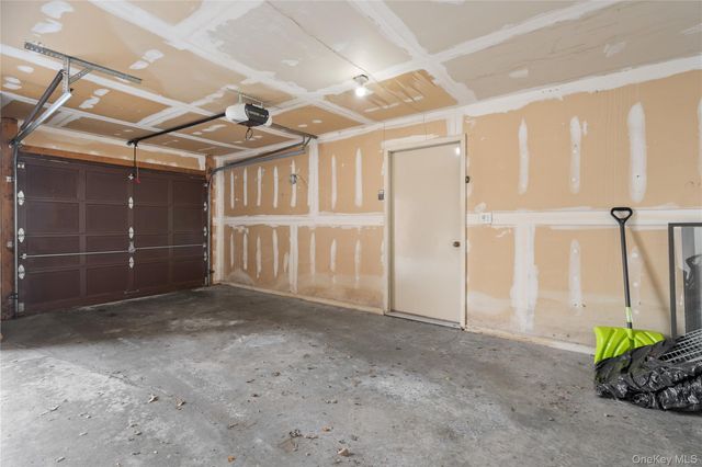 113 Foxwood Circle, Mount Kisco, NY 10549