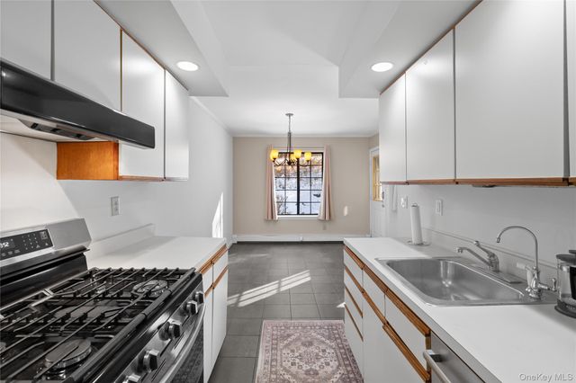 113 Foxwood Circle, Mount Kisco, NY 10549