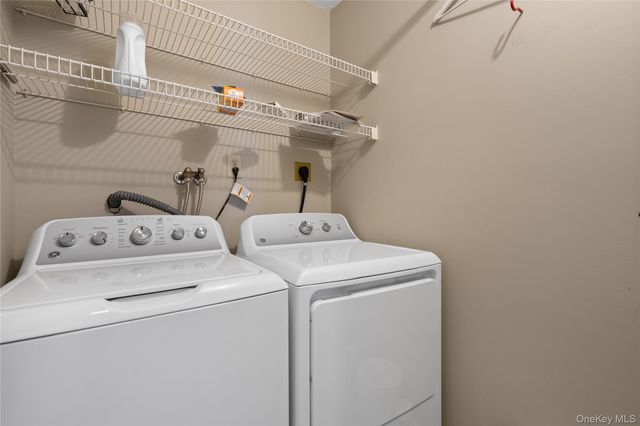 113 Foxwood Circle, Mount Kisco, NY 10549