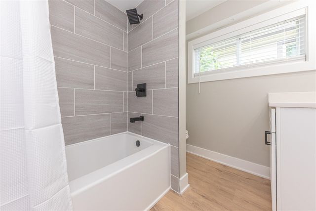 5050 Grover Drive, Brighton, MI 48116