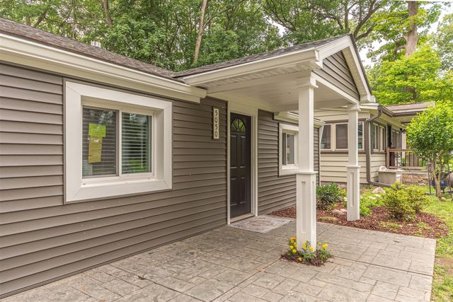 5050 Grover Drive, Brighton, MI 48116