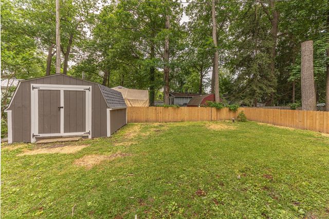 5050 Grover Drive, Brighton, MI 48116