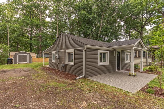 5050 Grover Drive, Brighton, MI 48116