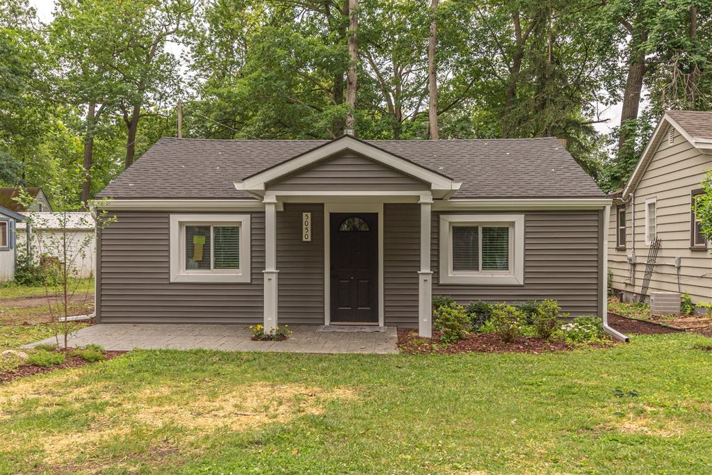 5050 Grover Drive, Brighton, MI 48116
