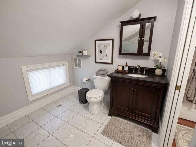 34 RING LN, Levittown, PA 19055
