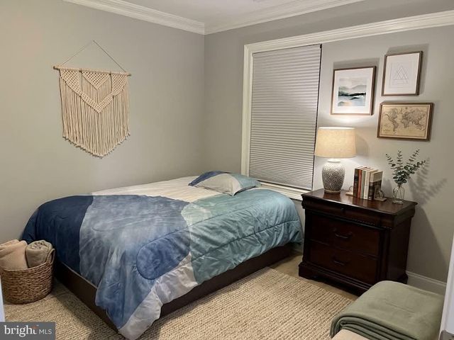34 RING LN, Levittown, PA 19055