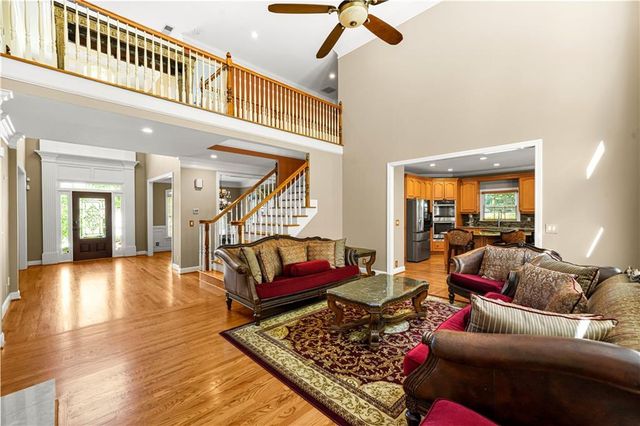 990 Autumn Close, Alpharetta, GA 30004