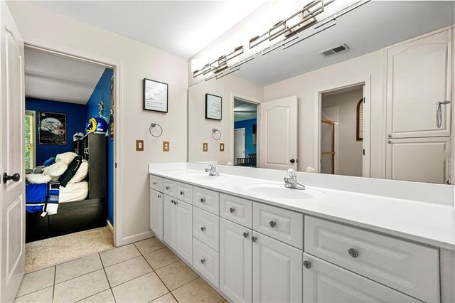 990 Autumn Close, Alpharetta, GA 30004