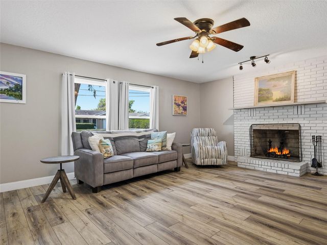 975 N BOSTON AVENUE, Deland, FL 32724