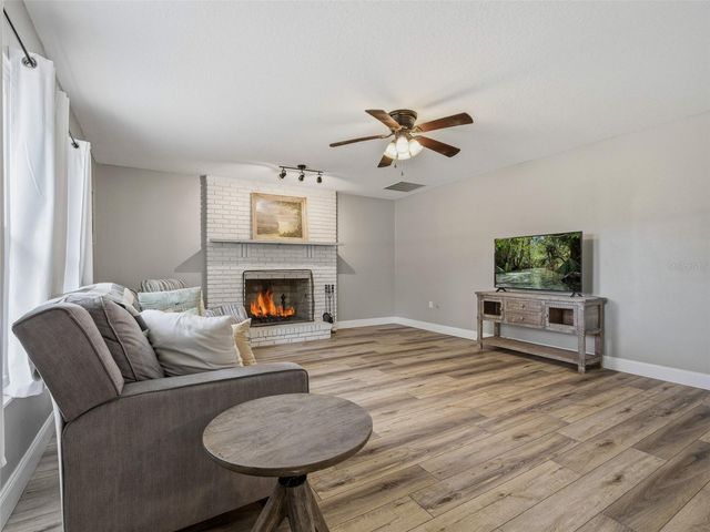 975 N BOSTON AVENUE, Deland, FL 32724