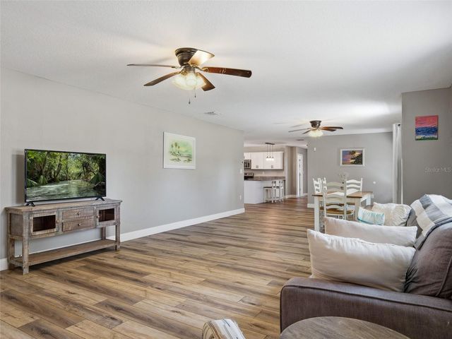 975 N BOSTON AVENUE, Deland, FL 32724