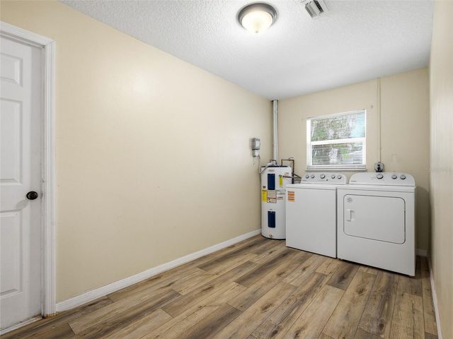 975 N BOSTON AVENUE, Deland, FL 32724