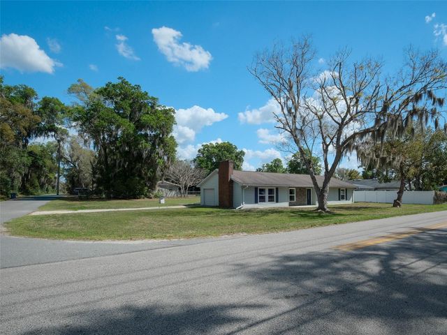 975 N BOSTON AVENUE, Deland, FL 32724