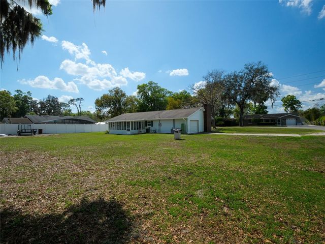 975 N BOSTON AVENUE, Deland, FL 32724