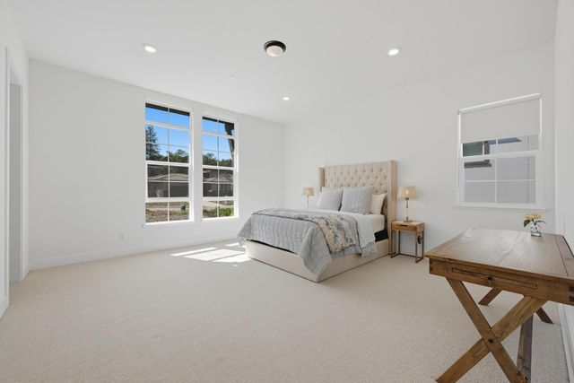 451 Canyon Creek Dr, Auburn, CA 95603