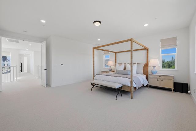 451 Canyon Creek Dr, Auburn, CA 95603