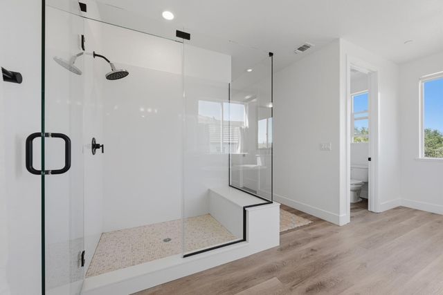 451 Canyon Creek Dr, Auburn, CA 95603