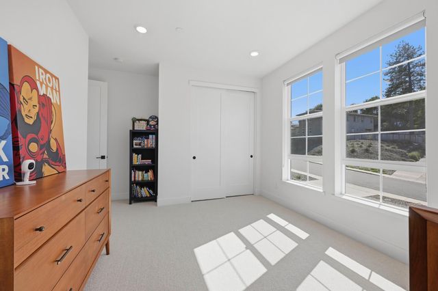 451 Canyon Creek Dr, Auburn, CA 95603