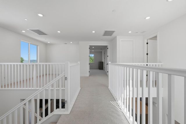 451 Canyon Creek Dr, Auburn, CA 95603