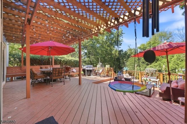 2 Sweet Briar Ct, Montgomery Twp., NJ 08502