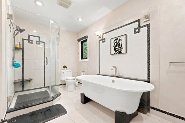 2 Sweet Briar Ct, Montgomery Twp., NJ 08502