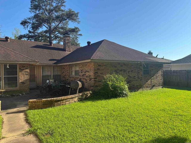 2109 MONTICELLO Court, Pine Bluff, AR 71603
