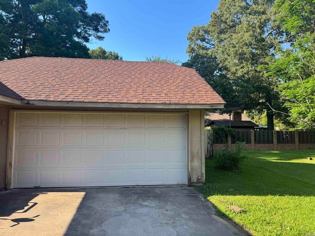 2109 MONTICELLO Court, Pine Bluff, AR 71603