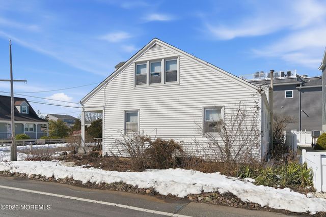 27 E 27th Street, Long Beach Twp, NJ 08008