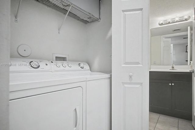 215 SE 37th Place, Homestead, FL 33033