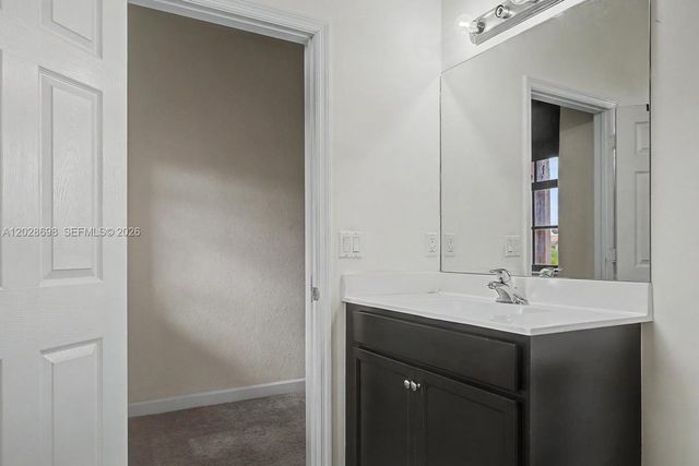 215 SE 37th Place, Homestead, FL 33033