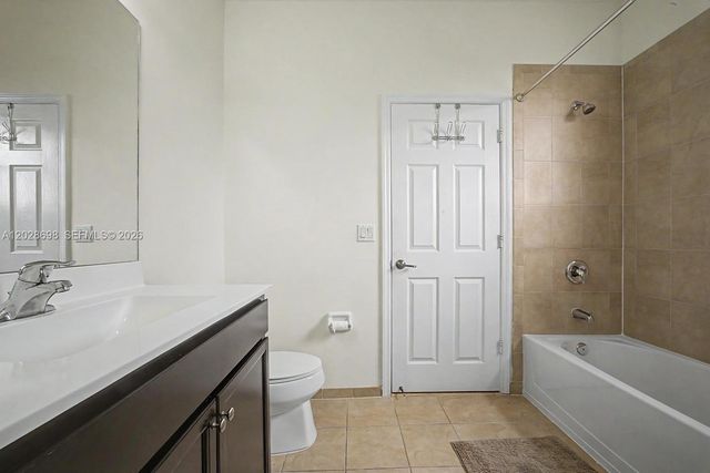 215 SE 37th Place, Homestead, FL 33033