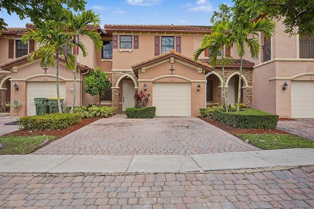 215 SE 37th Place, Homestead, FL 33033