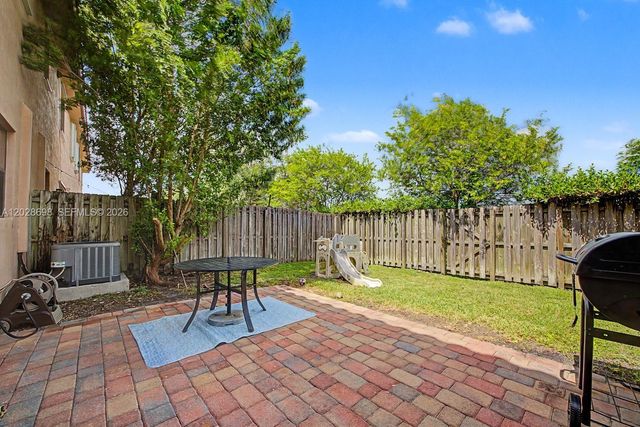 215 SE 37th Place, Homestead, FL 33033