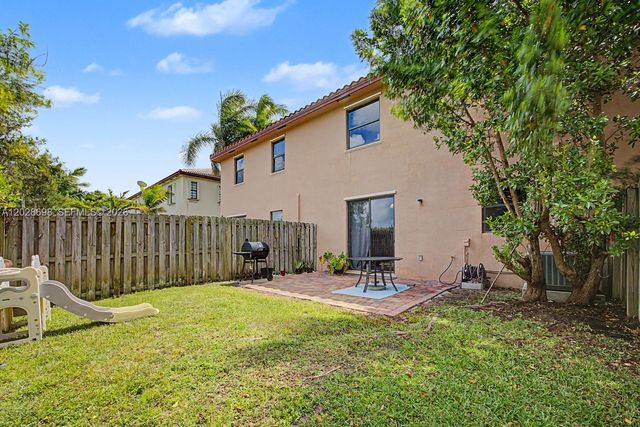 215 SE 37th Place, Homestead, FL 33033