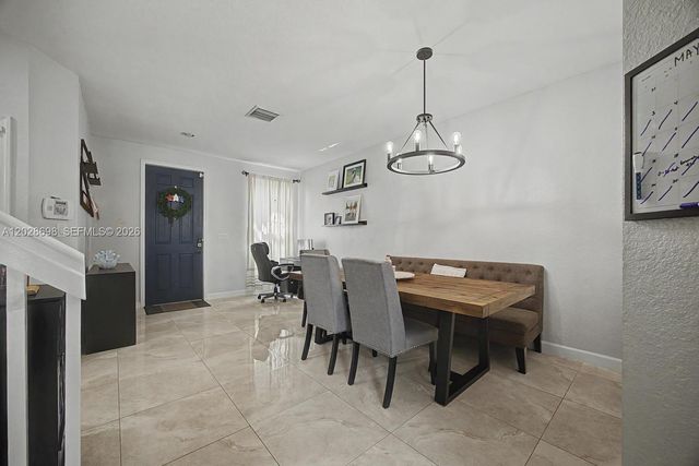 215 SE 37th Place, Homestead, FL 33033